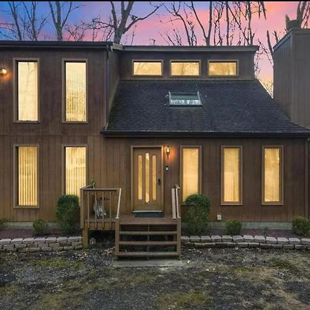 Cozy Cabin At Poconos With Hot Tub And Fire Pit East Stroudsburg Extérieur photo