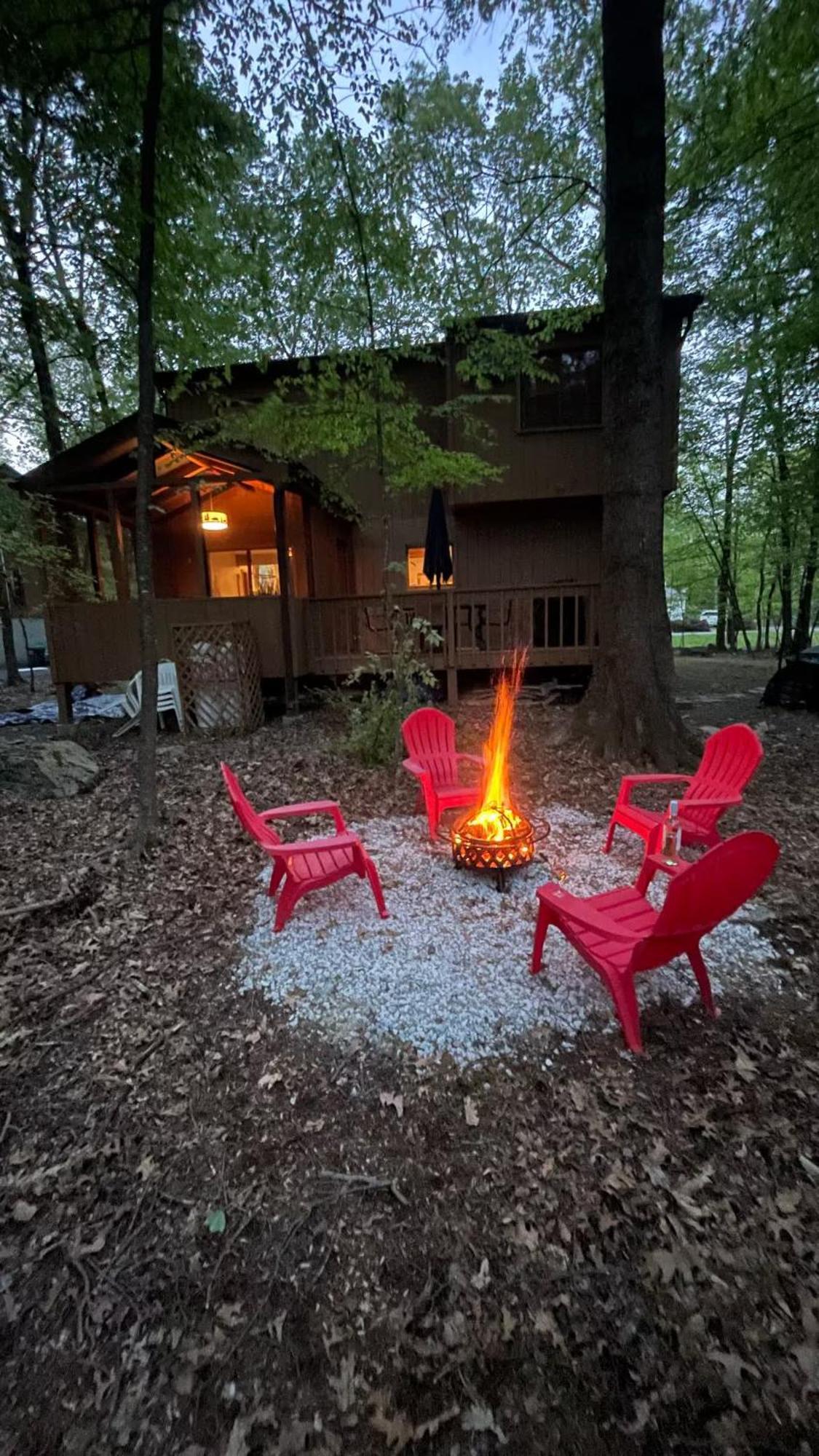 Cozy Cabin At Poconos With Hot Tub And Fire Pit East Stroudsburg Extérieur photo